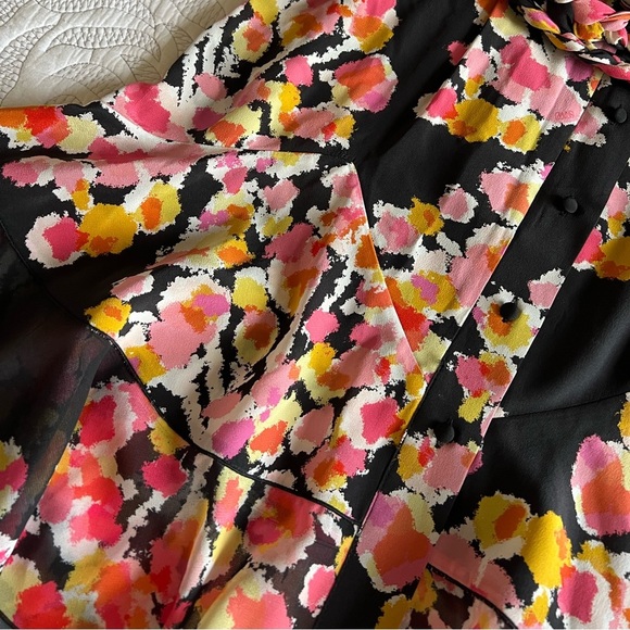 DYVNA - Print Silk Shirtdress in Pink Floral Bouquet - Picture 10 of 15